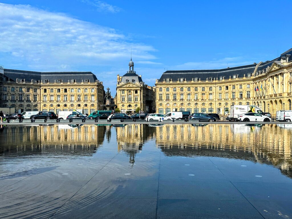 Bordeaux, Paris