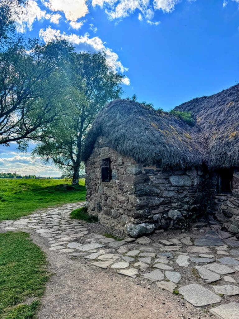 Battlefield and Clavacairns cottage
